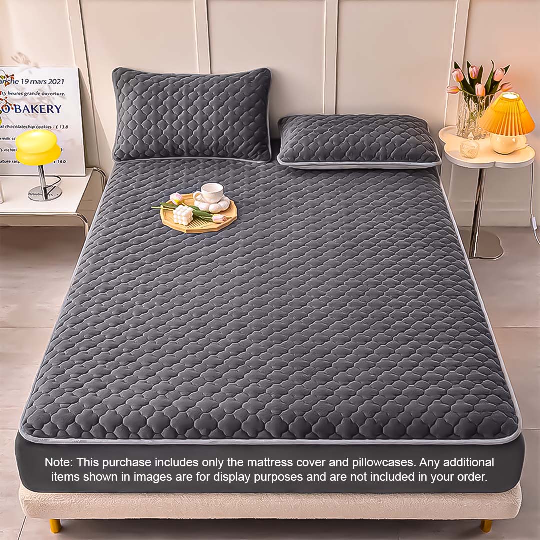 SOGA Grey 153cm Wide Mattress Cover Thick Quilted Fleece Stretchable Clover Design Bed Spread Sheet Protector with Pillow Covers